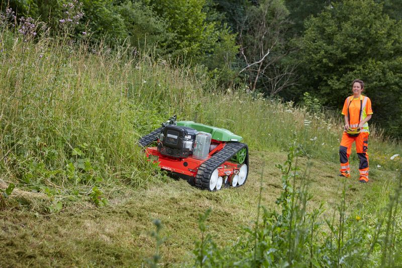 AGRIA 9500 REMOTE CONTROLLED MOVER