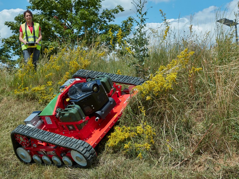 AGRIA 9600 REMOTE CONTROLLED MOVER