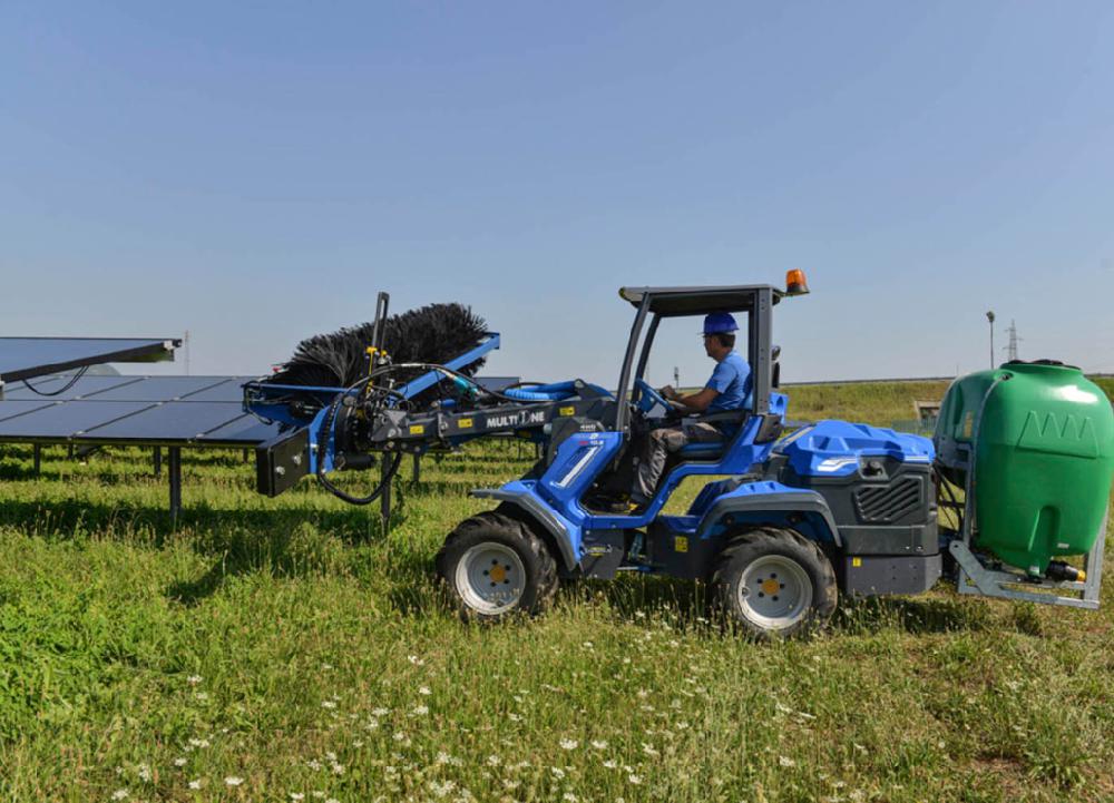 Solar panel washer