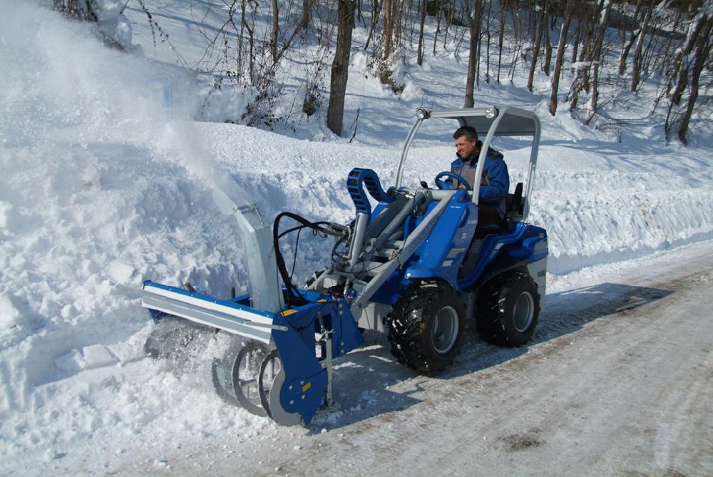 Snow blower