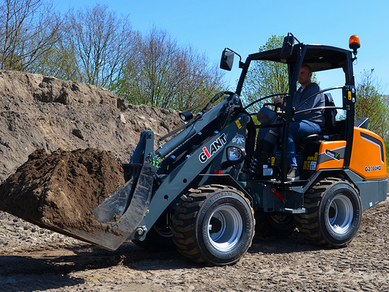 GIANT G2700 HD