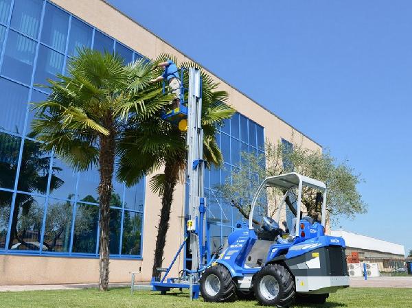 AERIAL WORK PLATFORM