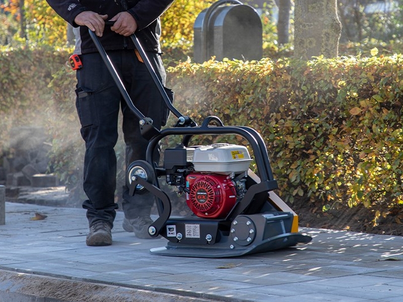 Vibratory plate GP2155G