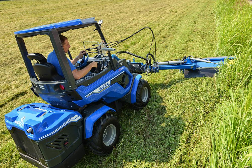 Flail mower with side shift
