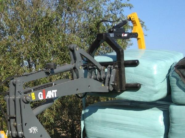 Bale clamps with backlamp, square bales