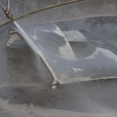 Wet sandblasting