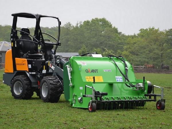 Flail mowers with collector