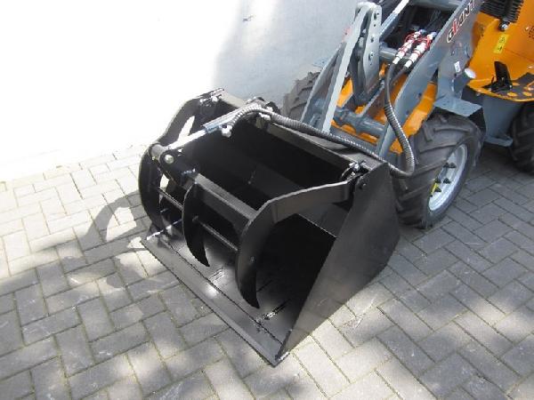 High volume buckets with top clamp